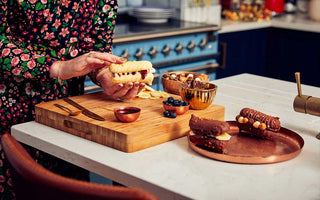 Fall in love with these Meringue Sandwiches