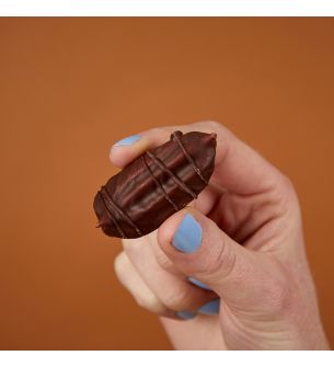 Chocolate Crunch Meringue Bites